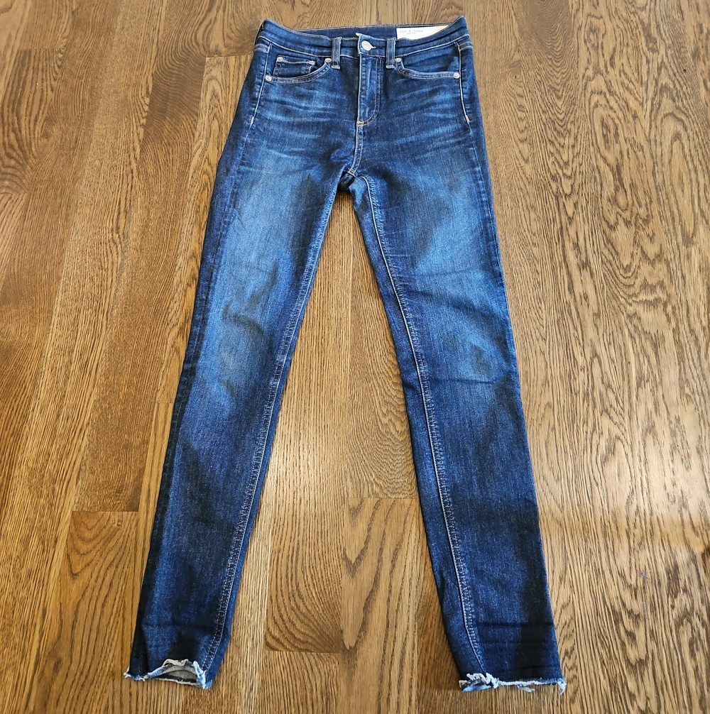 Classic Dark Blue Women’s Skinny Jeans